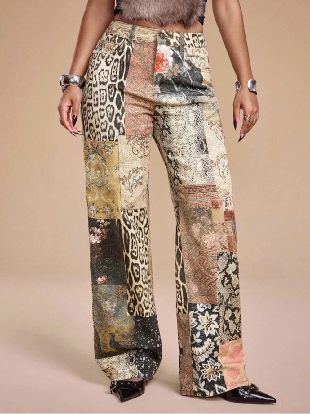 ROMWE Patchwork Straight-Leg Jeans in Beige Multi